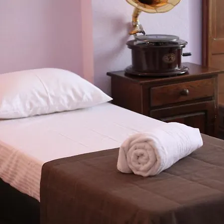 Patefonrooms *